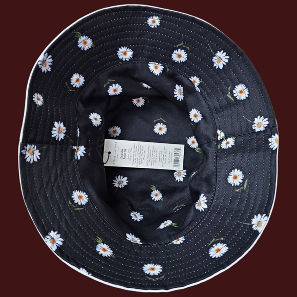 ALICE & OLIVIA Daisy Print Reversible Bucket Hat - Picture 6 of 9